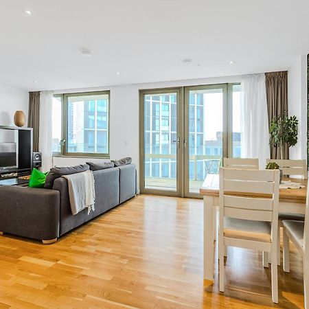 Ferienwohnung New Listing! 2Br With Balcony In Stratford, 3Min Dlr London Exterior foto