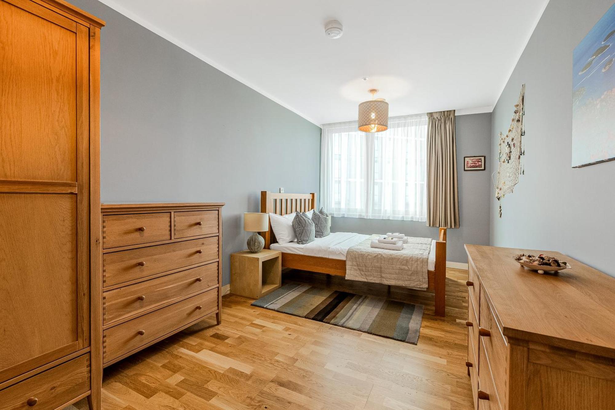 Ferienwohnung New Listing! 2Br With Balcony In Stratford, 3Min Dlr London Exterior foto